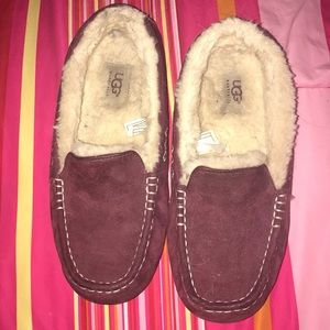UGG Slippers Maroon Women’s Size 8